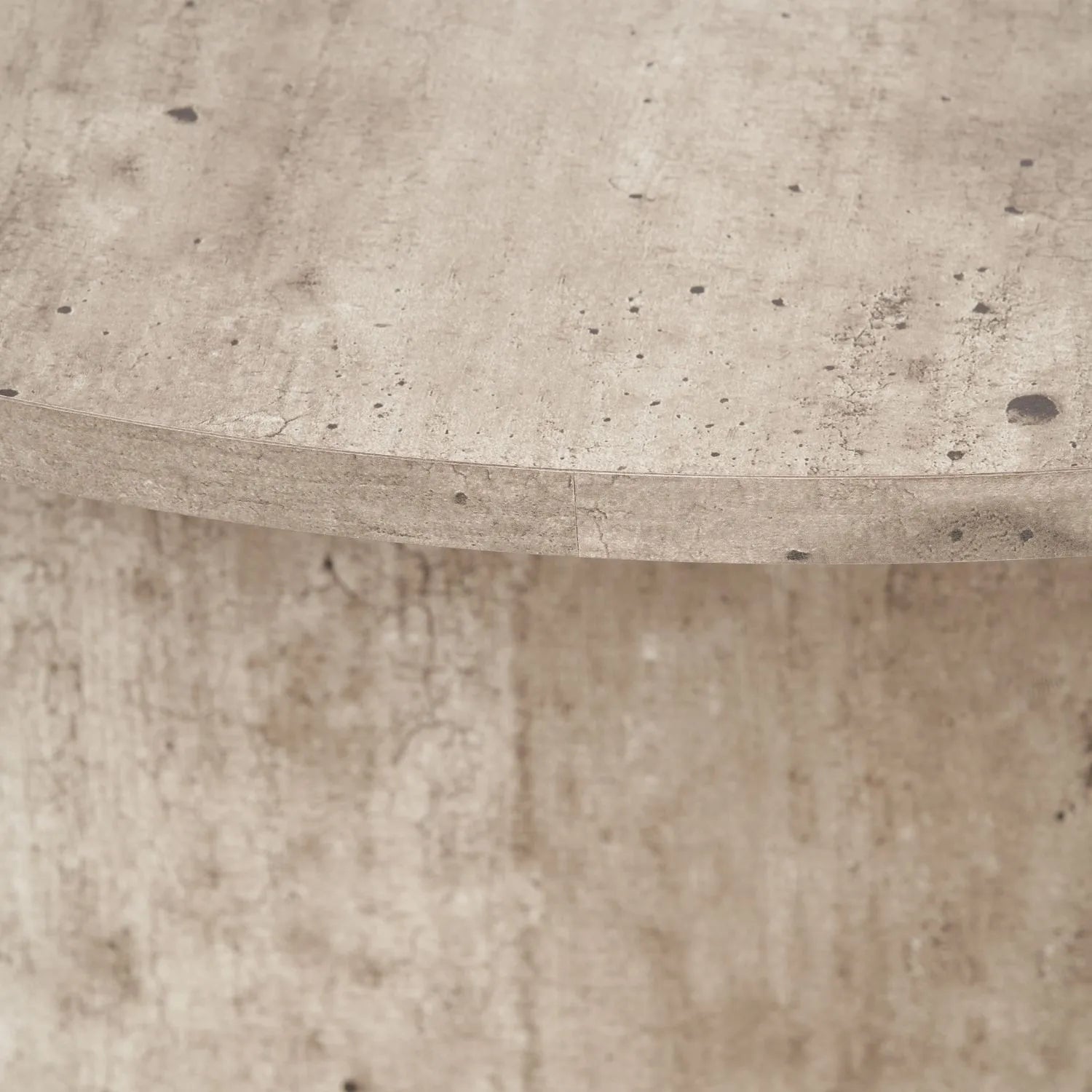 Stone Concrete Effect Round Coffee Table with Vertical Grooved Pedestal Base – Modern Beige & Grey Stone-Effect Pedestal Coffee Table with Textured Round Top for Contemporary Neutral Living Room Interior 80x80x40cm | Click Style