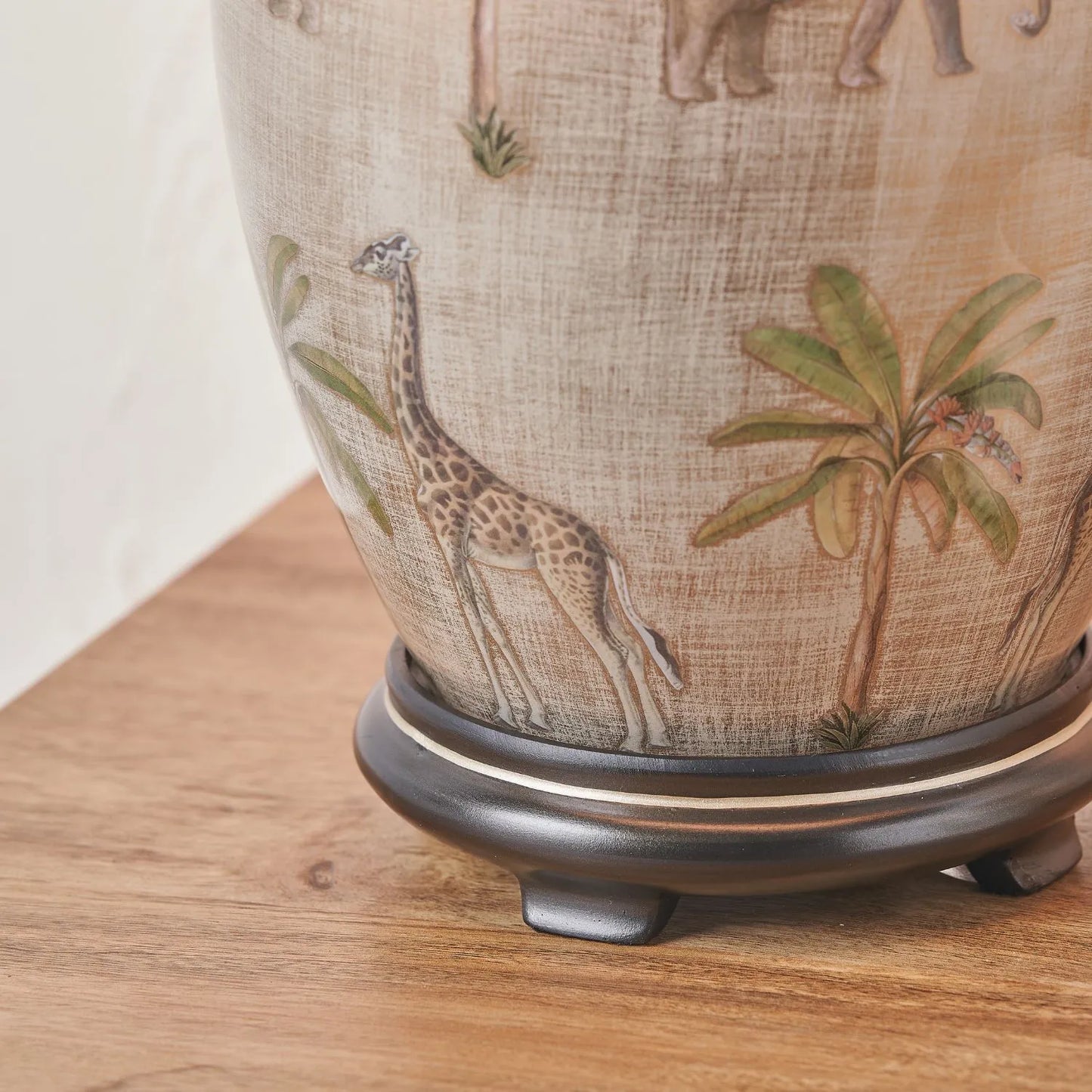 Jenny Worrall Tall African Elephants Giraffes & Leopards Safari Cream Champagne & Gold Glass Table Lamp with 40cm Natural Linen Tapered Shade – Handcrafted Tall Urn-Shaped Statement Lighting 69x40x40cm | Click Style
