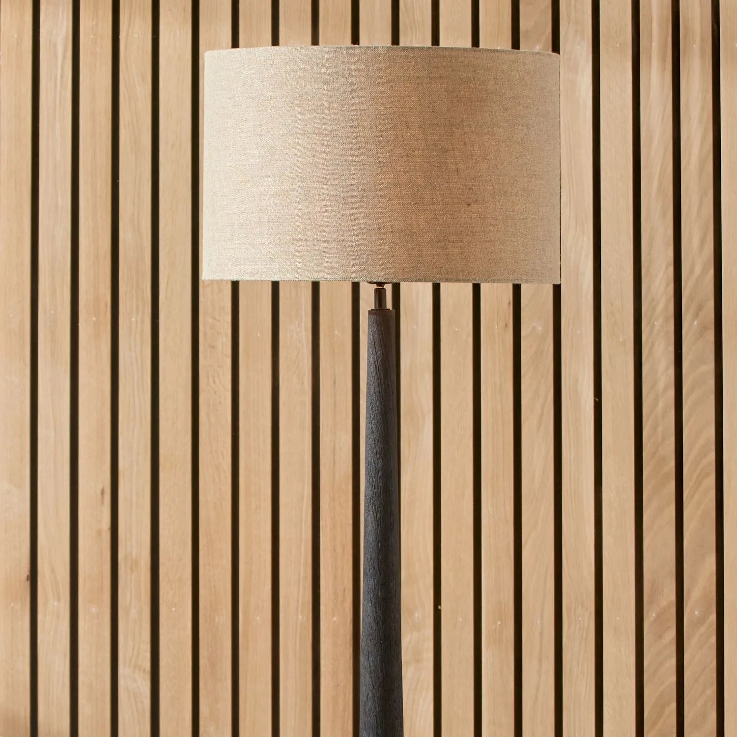 Tall Rustic Black Mango Wood Floor Lamp with Natural Linen Drum Shade – Hand-Carved Sculptural Wooden Light 155x45x45cm - Click Style