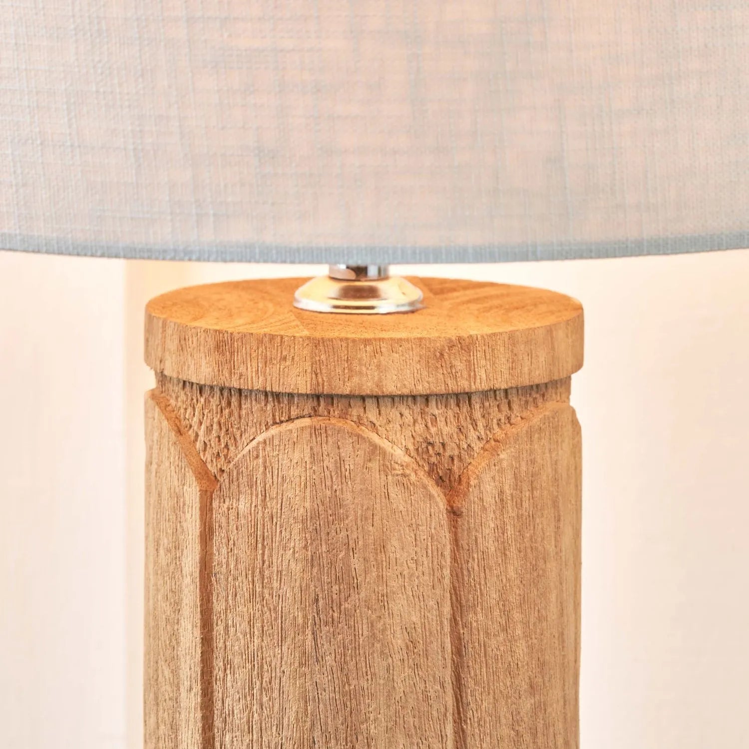 Tall Rustic Natural Mango Wood Table Lamp with White Linen Drum Shade – Hand-Carved Embossed Scallop Design Wooden Light 67x35x35cm - Click Style