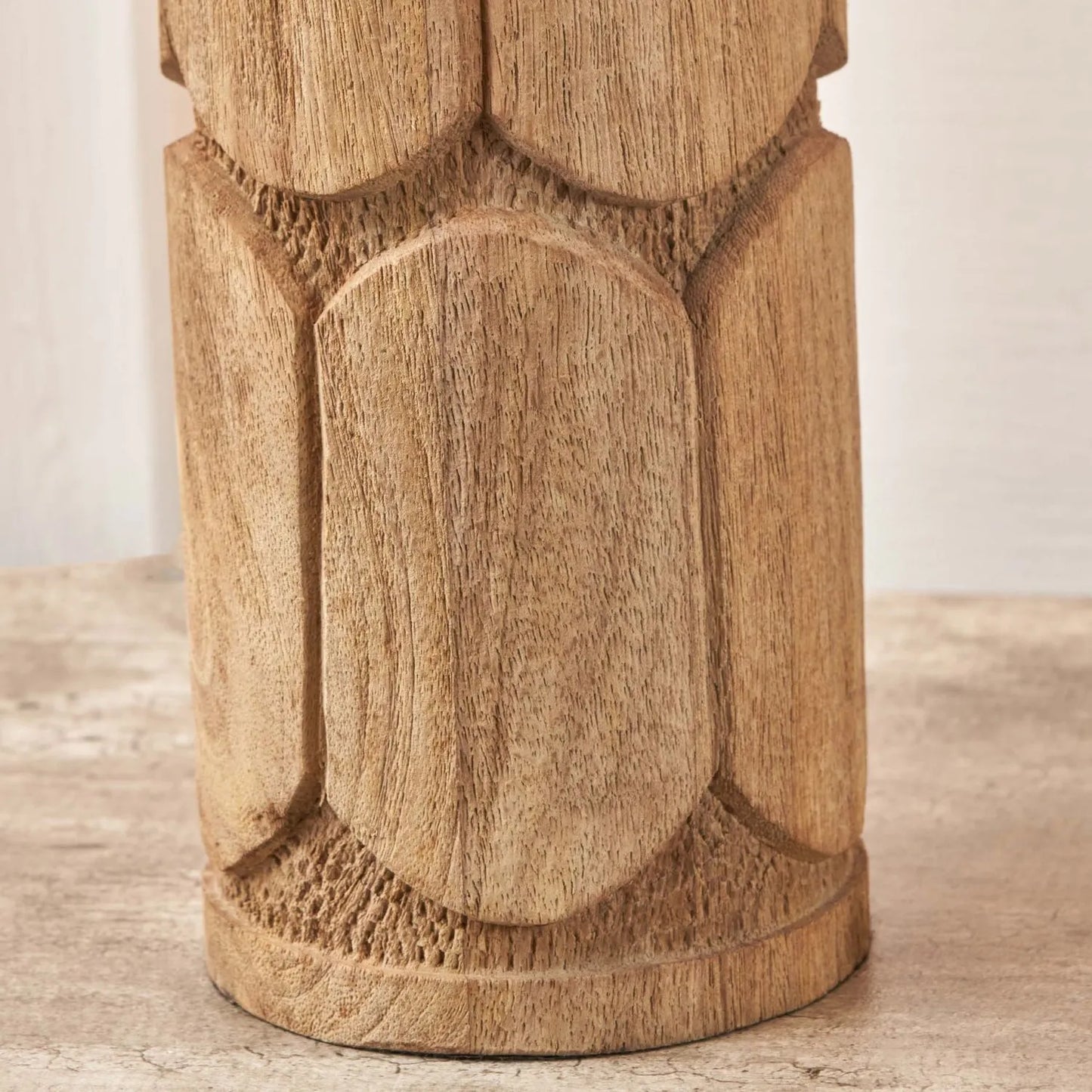 Tall Rustic Natural Mango Wood Table Lamp with White Linen Drum Shade – Hand-Carved Embossed Scallop Design Wooden Light 67x35x35cm - Click Style