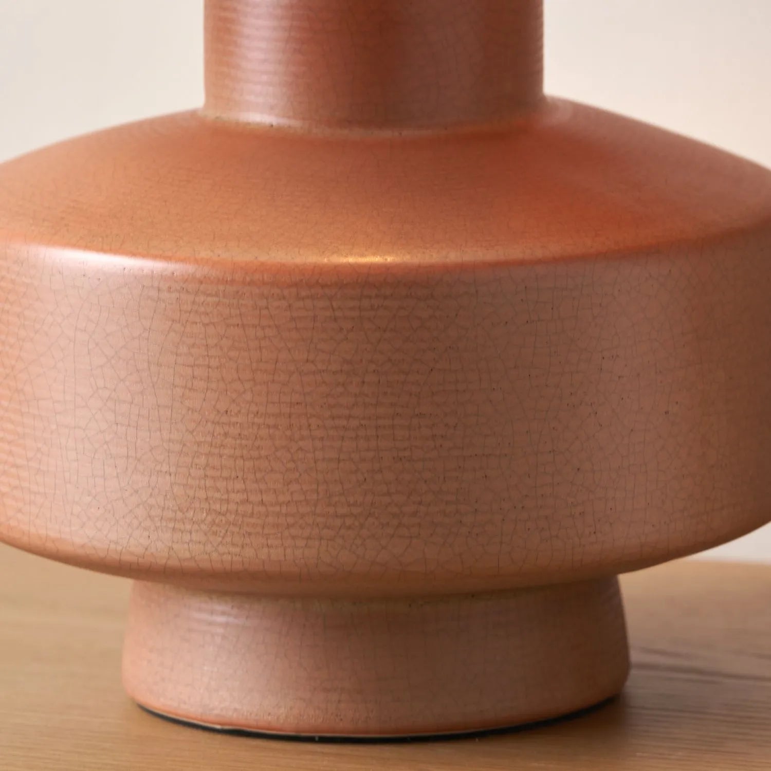 Warm Cinnamon Crackle-Effect Ceramic Table Lamp with Linen Drum Shade – Sculptural Earthy Stoneware Table Light 38x28x28cm | Click Style