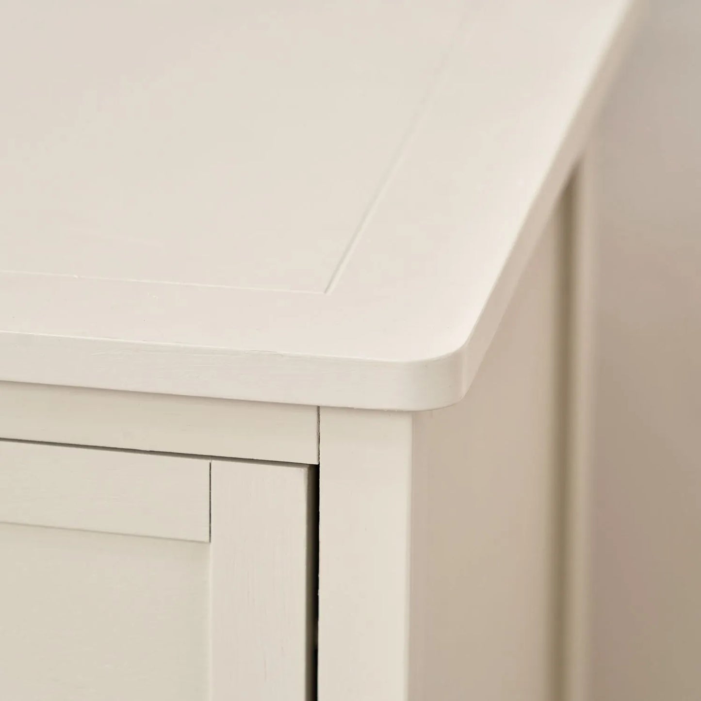 Warm Ivory Pine Wood 3 Drawer Chest of Drawers close-up of top right with closed drawer and rounded edge detail 70x41x33cm | Click Style