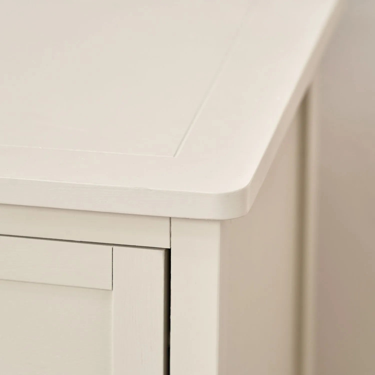 Warm Ivory Pine Wood 3 Drawer Chest of Drawers close-up of top right with closed drawer and rounded edge detail 70x41x33cm | Click Style