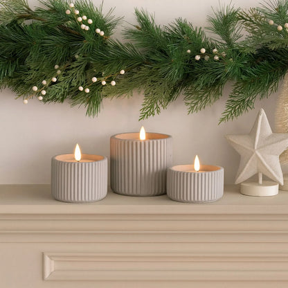 White Real Wax LED Candle in Light Grey Ribbed Concrete Pot with Realistic Flickering Flame – Battery Operated Flameless Decorative Light 9x9x9cm | Click Style