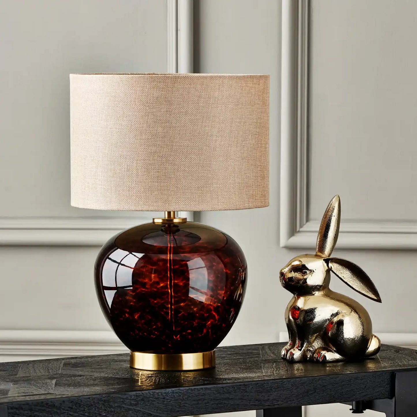 Amber & Brown Tortoiseshell Glass Table Lamp with Natural Linen Shade 44x44x30cm – Click Style