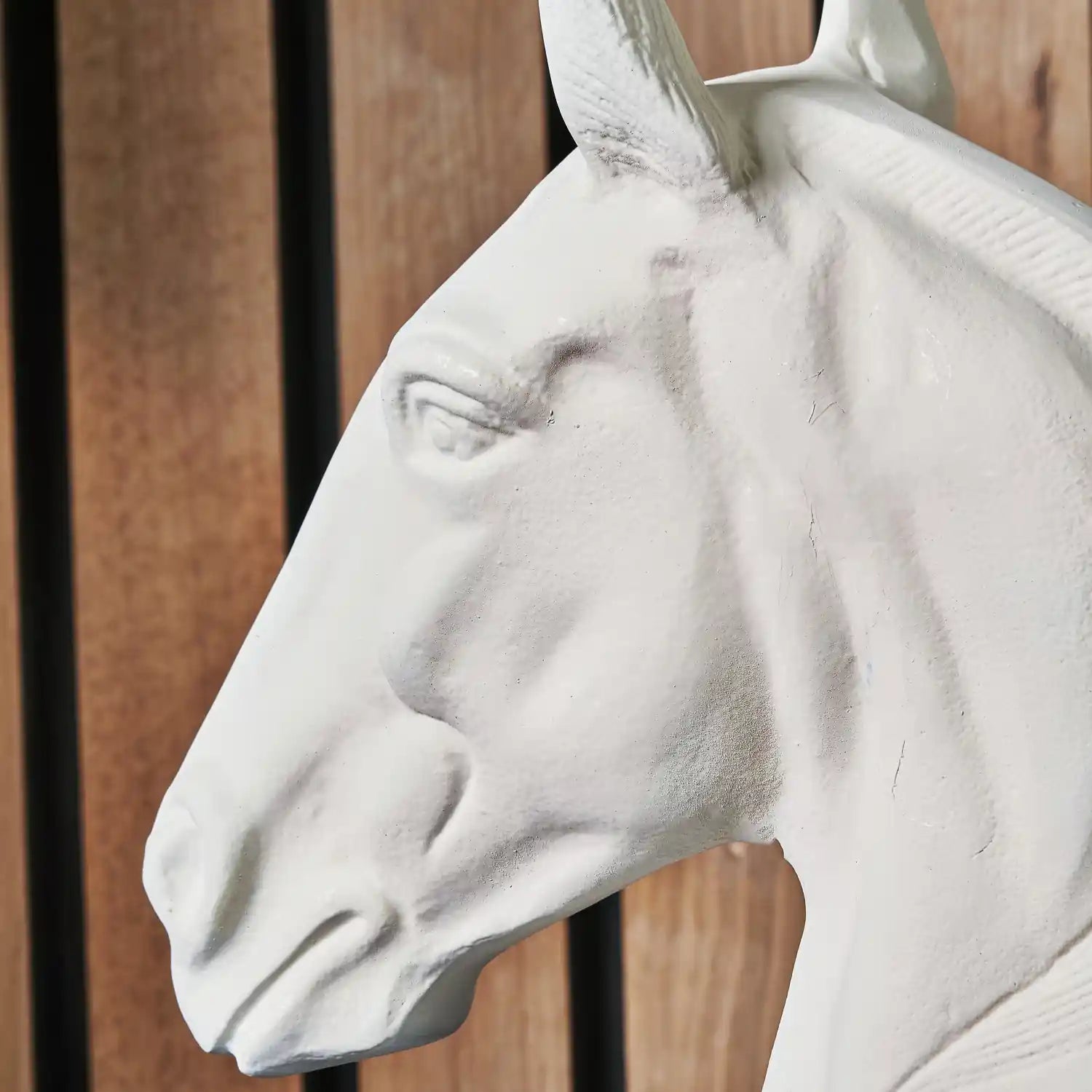 Matt White Metal Horse Head Ornament 28x30x10cm – Click Style