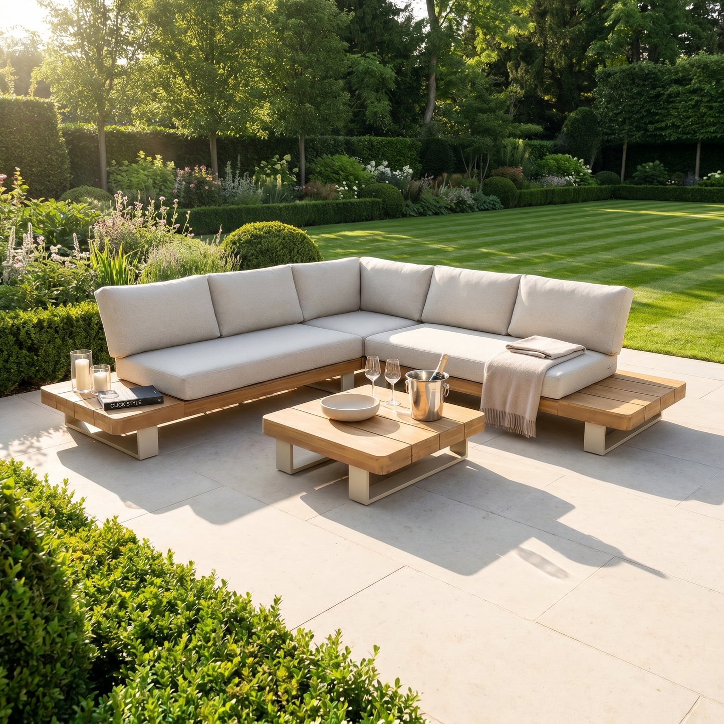 Natural & Light Beige 6-Seater Outdoor Garden Corner Sofa Set with Cushions – Acacia Wood Platform Lounge Set with Light Beige Powder-Coated Aluminium Frame, Coffee Table & Integrated Platform Side Tables 280x280cm, Deep Season-Proof Linen-Look Cushions & Weather-Resistant Outdoor Lounge Furniture for UK Gardens, Patios & Terraces | Click Style