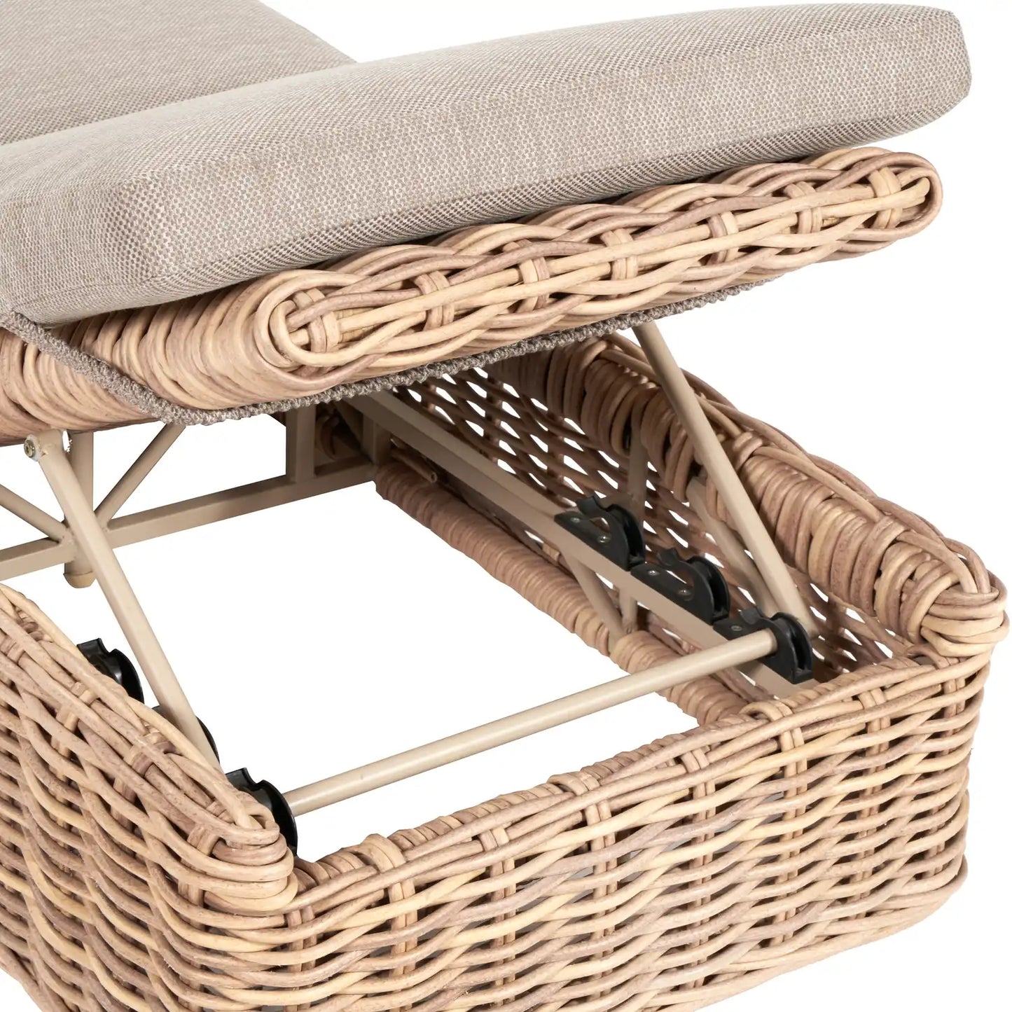 Natural Rattan Effect Sunlounger – Click Style