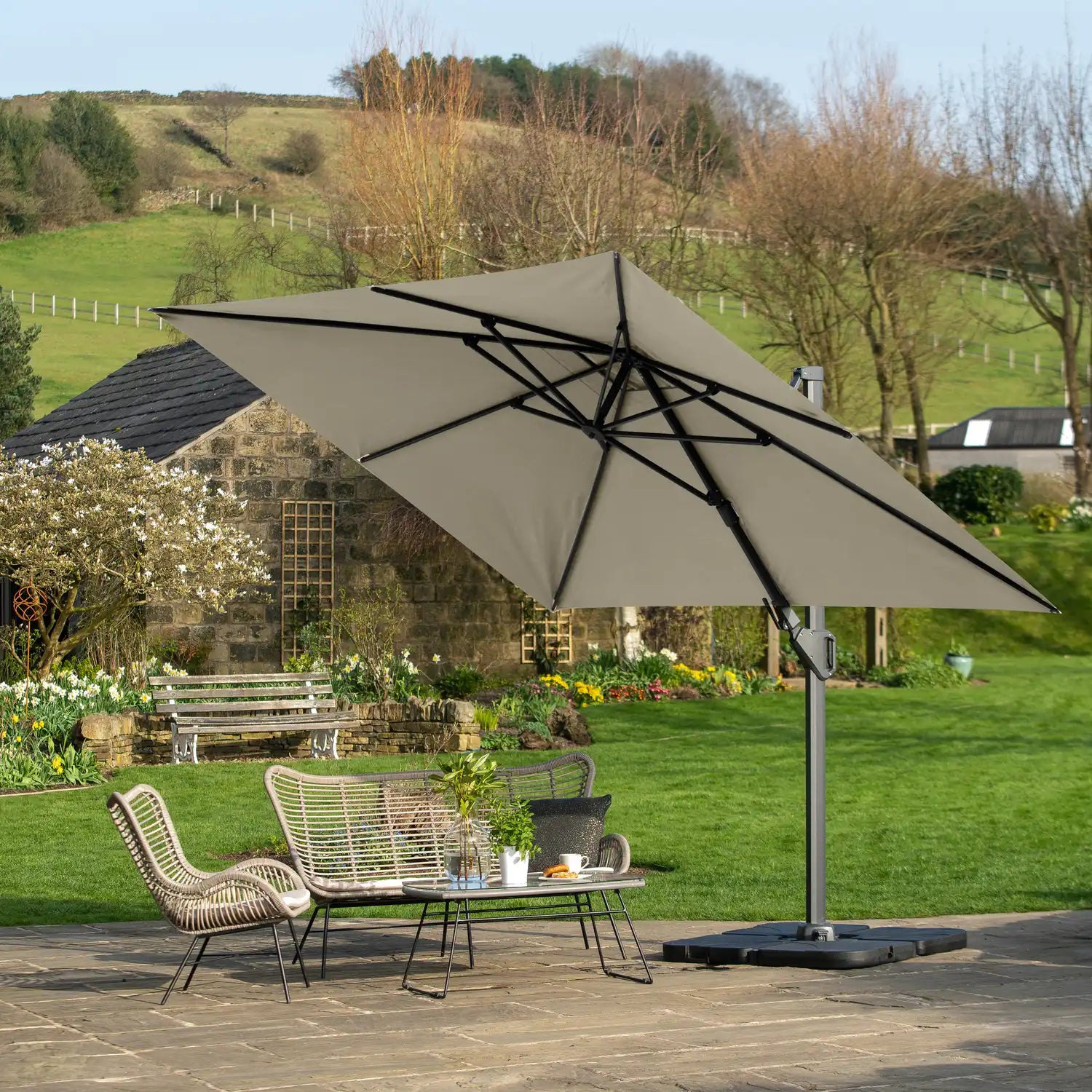 Platinum Challenger T2 3.5x2.6m Oblong Cantilever Parasol in Luna Grey – Click Style