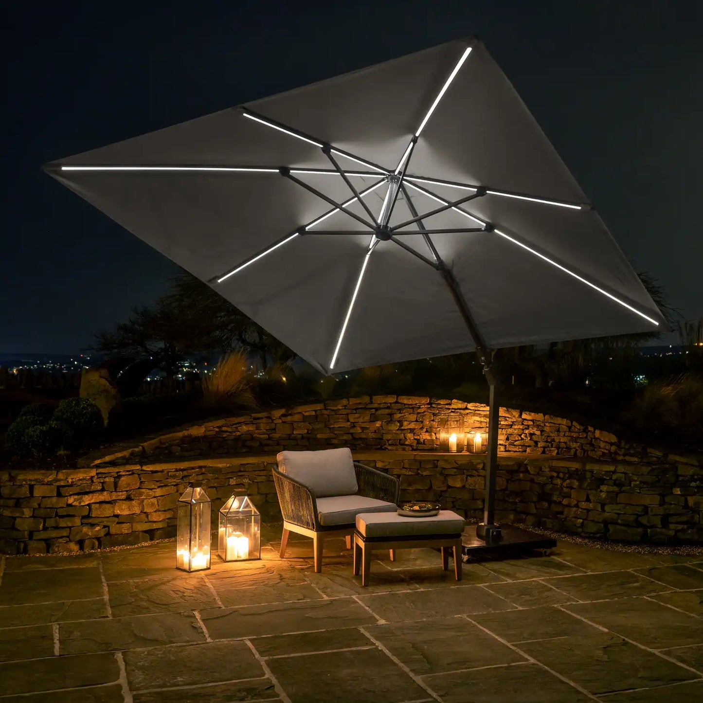 Platinum Challenger T2 Glow 3m Square Cantilever Parasol in Luna Grey – Click Style