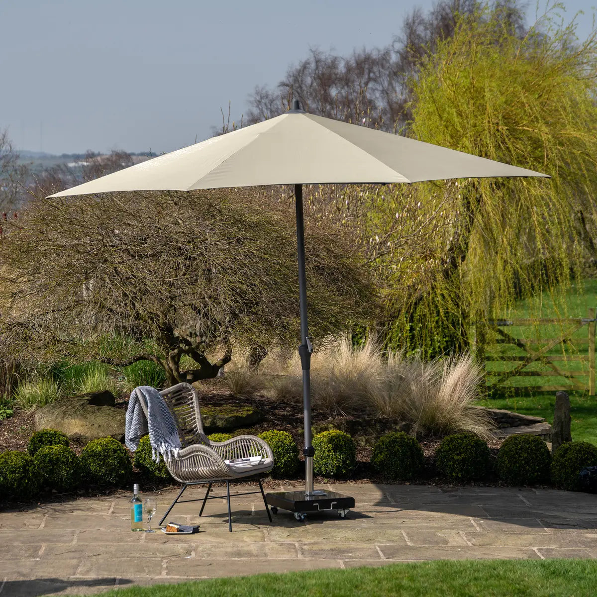 Platinum Riva 3.5m Round Centre Pole Parasol in Champagne – Click Style