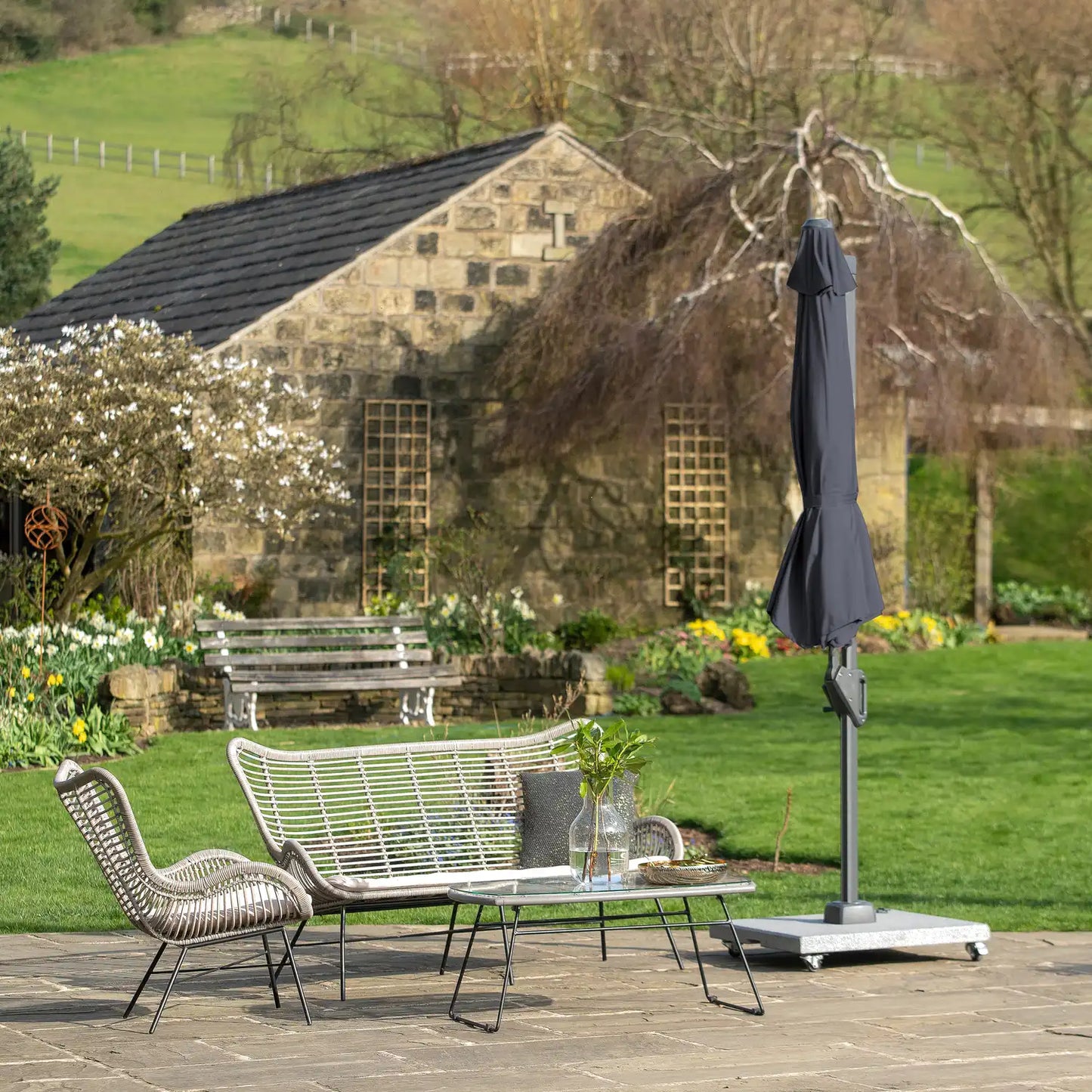 Platinum Voyager T1 3m Round Cantilever Parasol in Anthracite Grey – Click Style